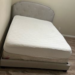 Queen Size Bed 