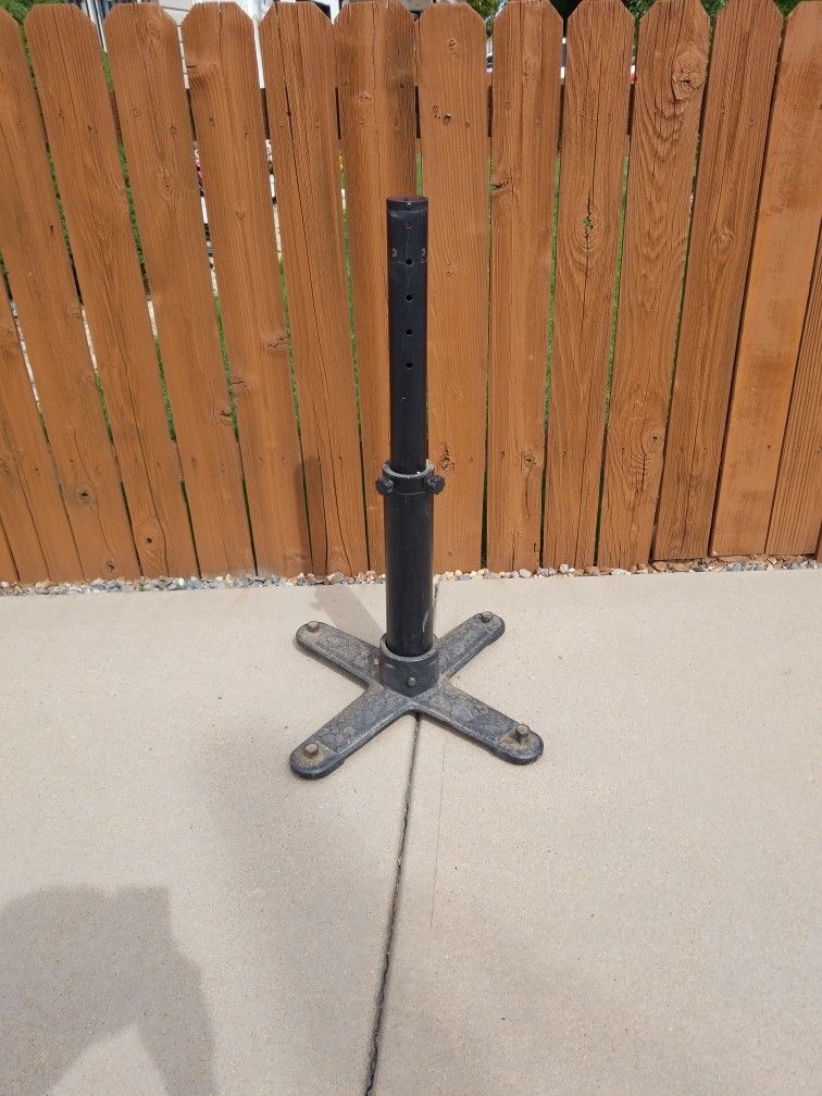 Adjustable Steel Pedestal 