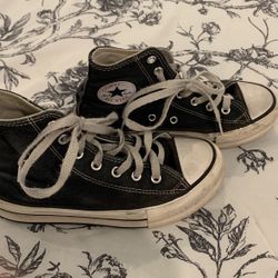 Girls Converse Size 2 $6