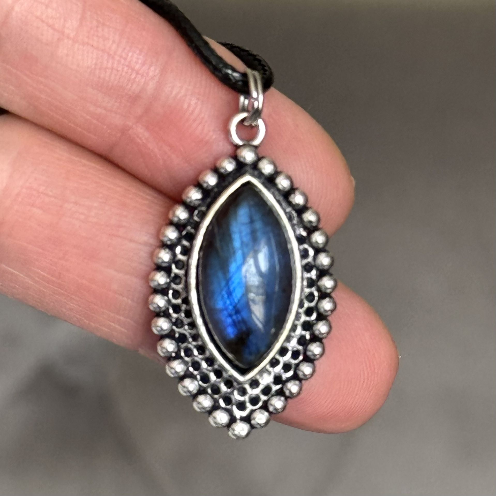 Labradorite Pendant 💙 925 Stamped On 18”inch black necklace