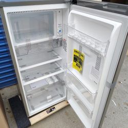 Refrigerator Mini Studio 6 Cubic Feet 45" X 21" X 21" LG