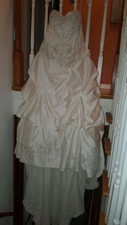Brand new Never worn wedding dress