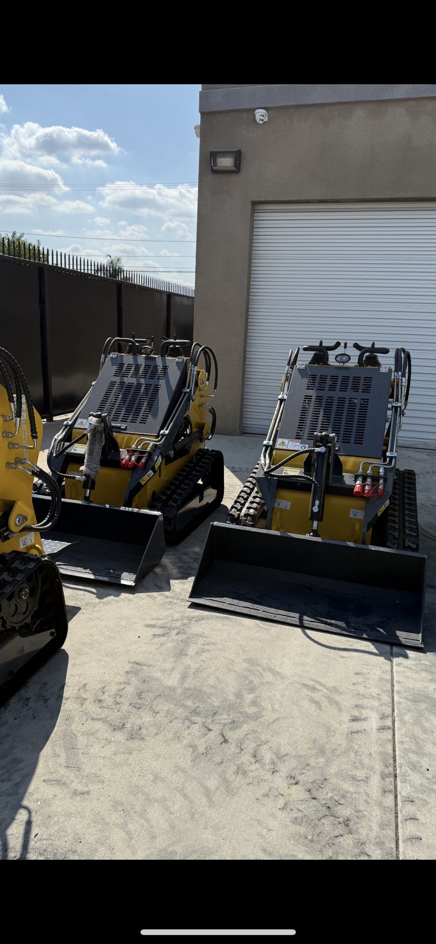 Mini skid steer - Never used 