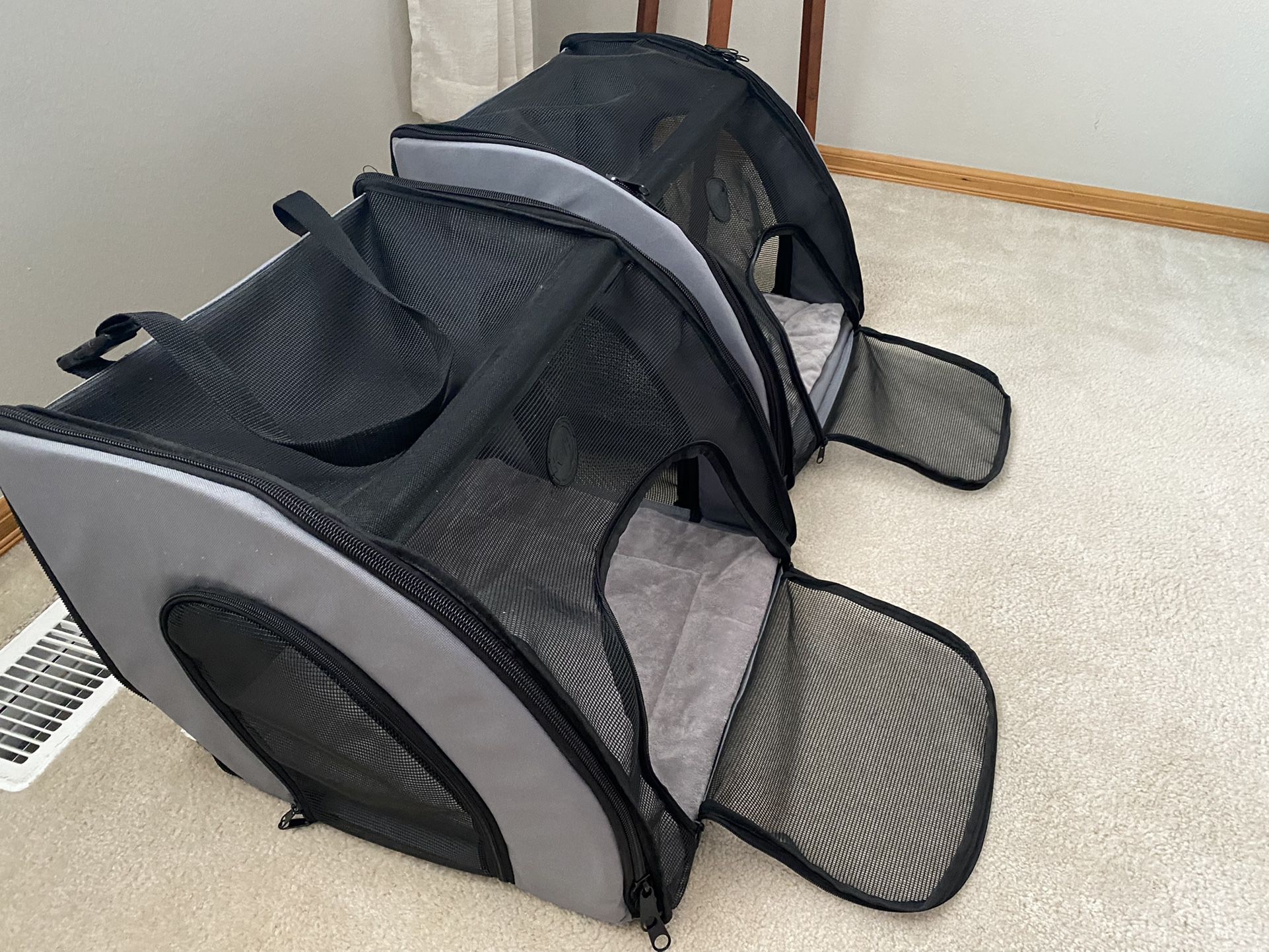 2 Large pet carriers - fully collapsible and breathable. 