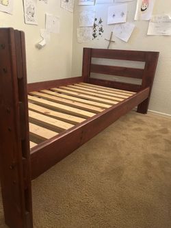 Twin bed / w 2 drawers