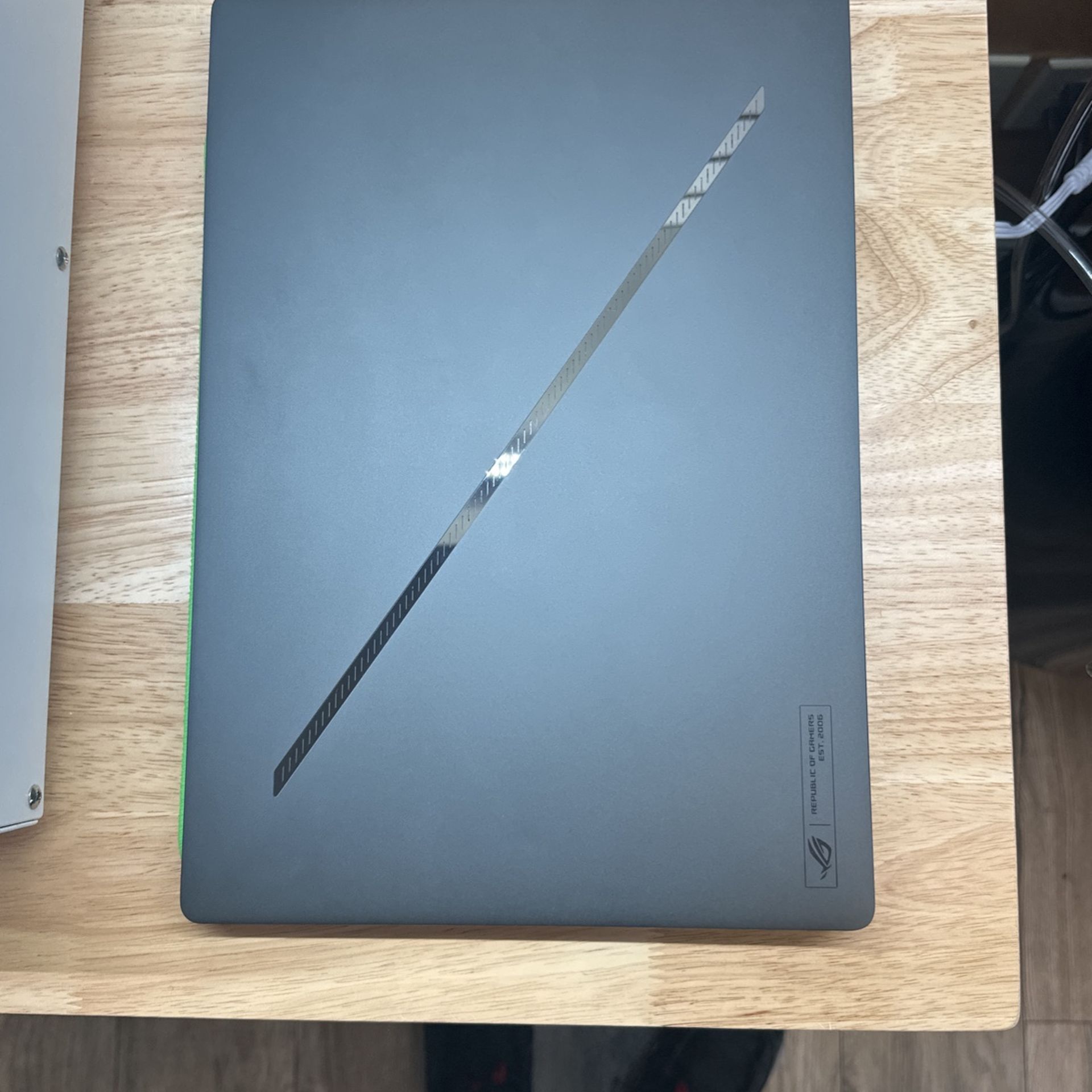 ASUS ROG Zephyrus G16 16" Core Ultra 9 185H 2.5GHz 16GB RAM 1TB GeForce RTX 4070