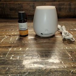 Small desktop oil diffuser/With  1 oz bottle of oil