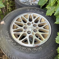 94-98 Jeep Grand Cherokee 2 Wheels With Tires 225/70/15 
