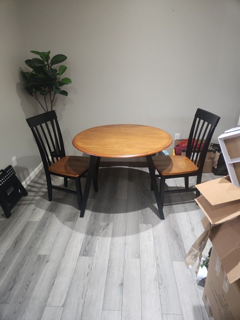 $150 DINING TABLE SET, NEEDS TO GO NOW