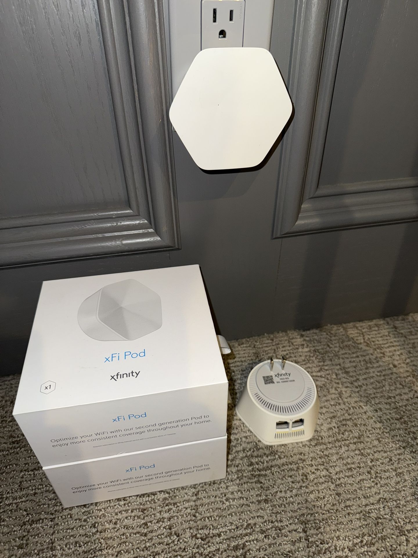 (2) Xfinity Xfi Pods 2nd Gen