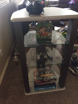 Corner stereo stand shelf