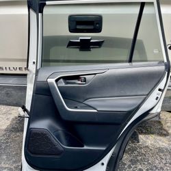 Toyota  Rav 4 2019  Passenger Real Door