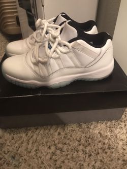 Air Jordan Retro 11 Size 5.5Y