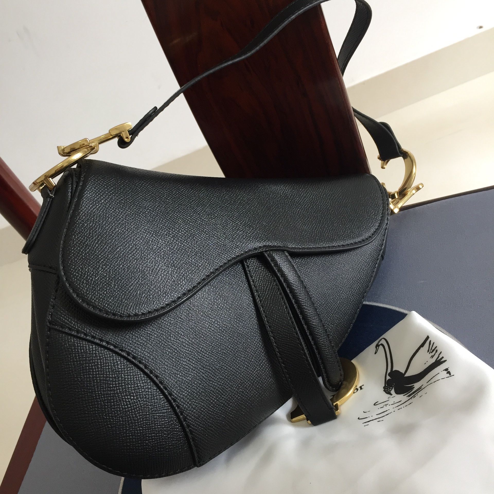 Dior Side Bag for Sale in Los Angeles, CA - OfferUp