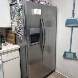 Refrigerator Kenmore 