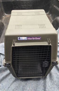 Large pet kennel