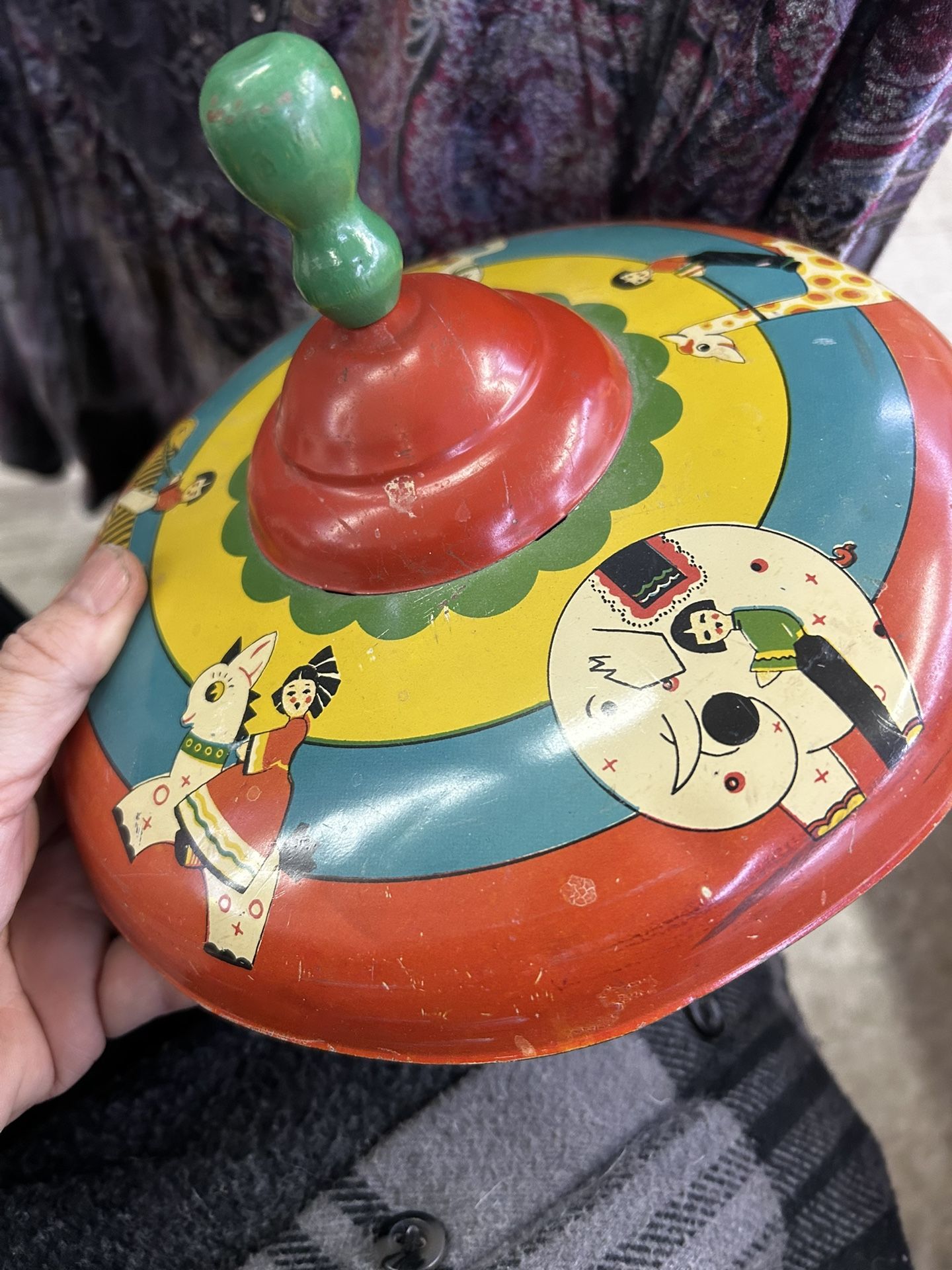 Rare Unique Vintage Colorful Asian Theme Play Spinning top