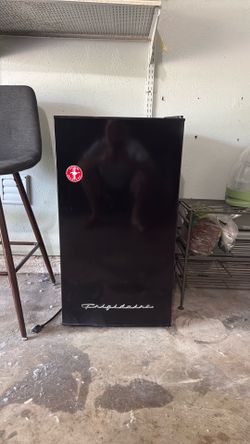 Mini fridge