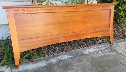 Bed headboard