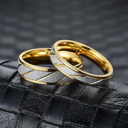 Titanium steel ring, small Korean version, non-fading couple ring, gold exquisite design ring, men‘s ring