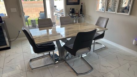 Table and 5 Chairs
