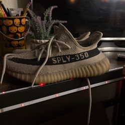 Yeezy Size 6 1/2