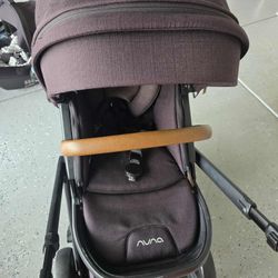Nuna Demi Grow Black  Stroller 