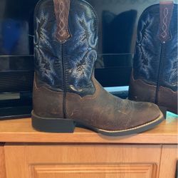Boys Ariat Boots $30, Newark