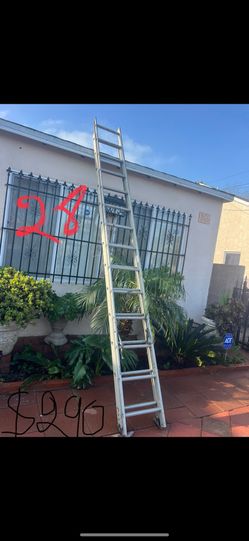 Excellent Condition 28 Feet And More Size Is Available Aluminum Extension Ladders