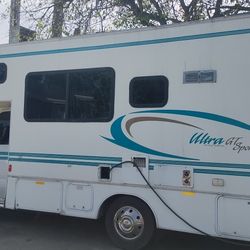 2002 Ford Gulf Stream