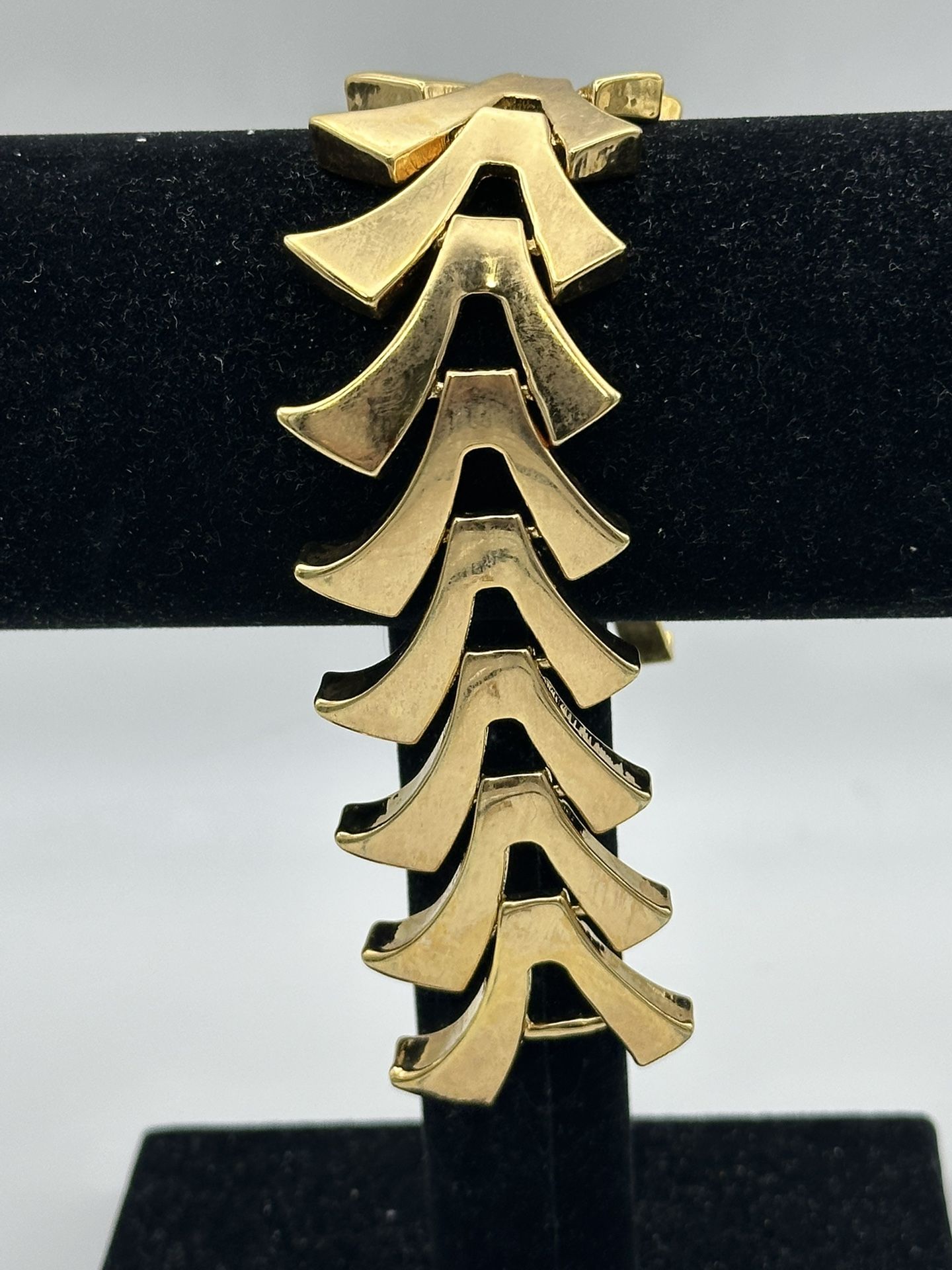 Rachael Zoe Gold Tone Abstract Shaped Links Bracelet Size 7 Great Condition