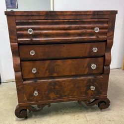 Old Dresser