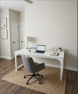 Modern White Extendable Desk/Dining Table