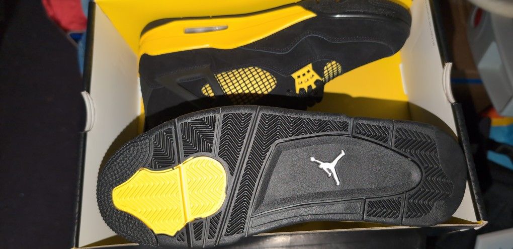 Nike Air Jordan 4 Thunder Black And Yellow