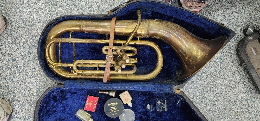 TUBA HORN
