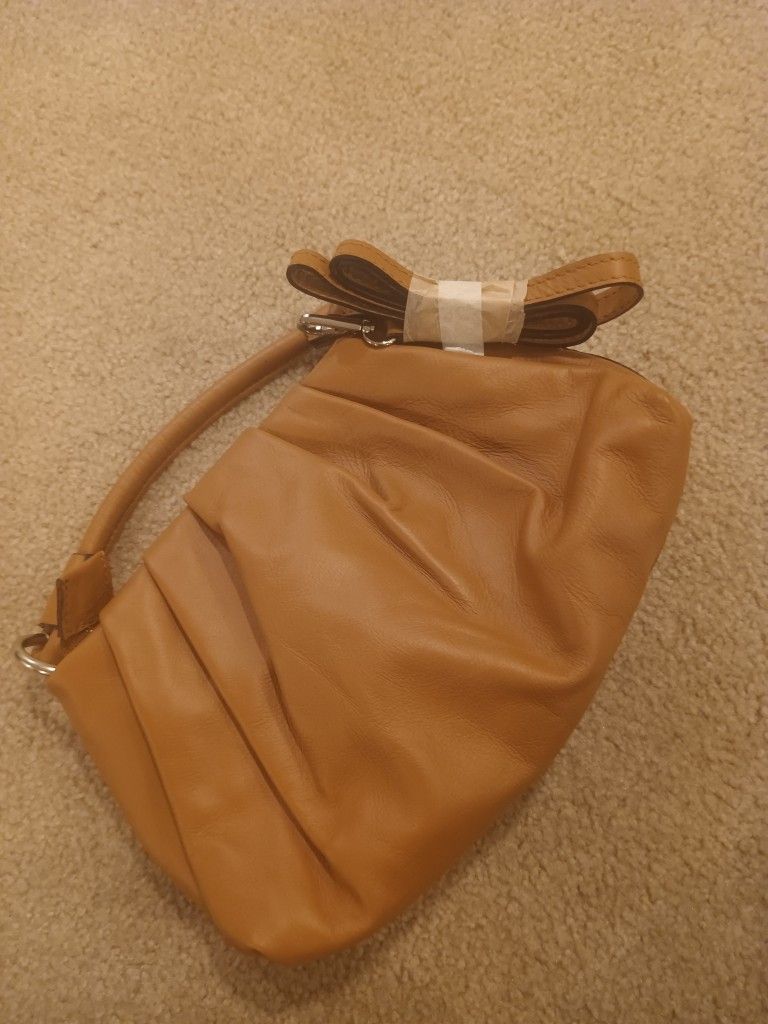 Beautiful Leather Clutch W Strap
