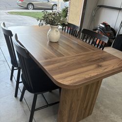 Dinning Table 