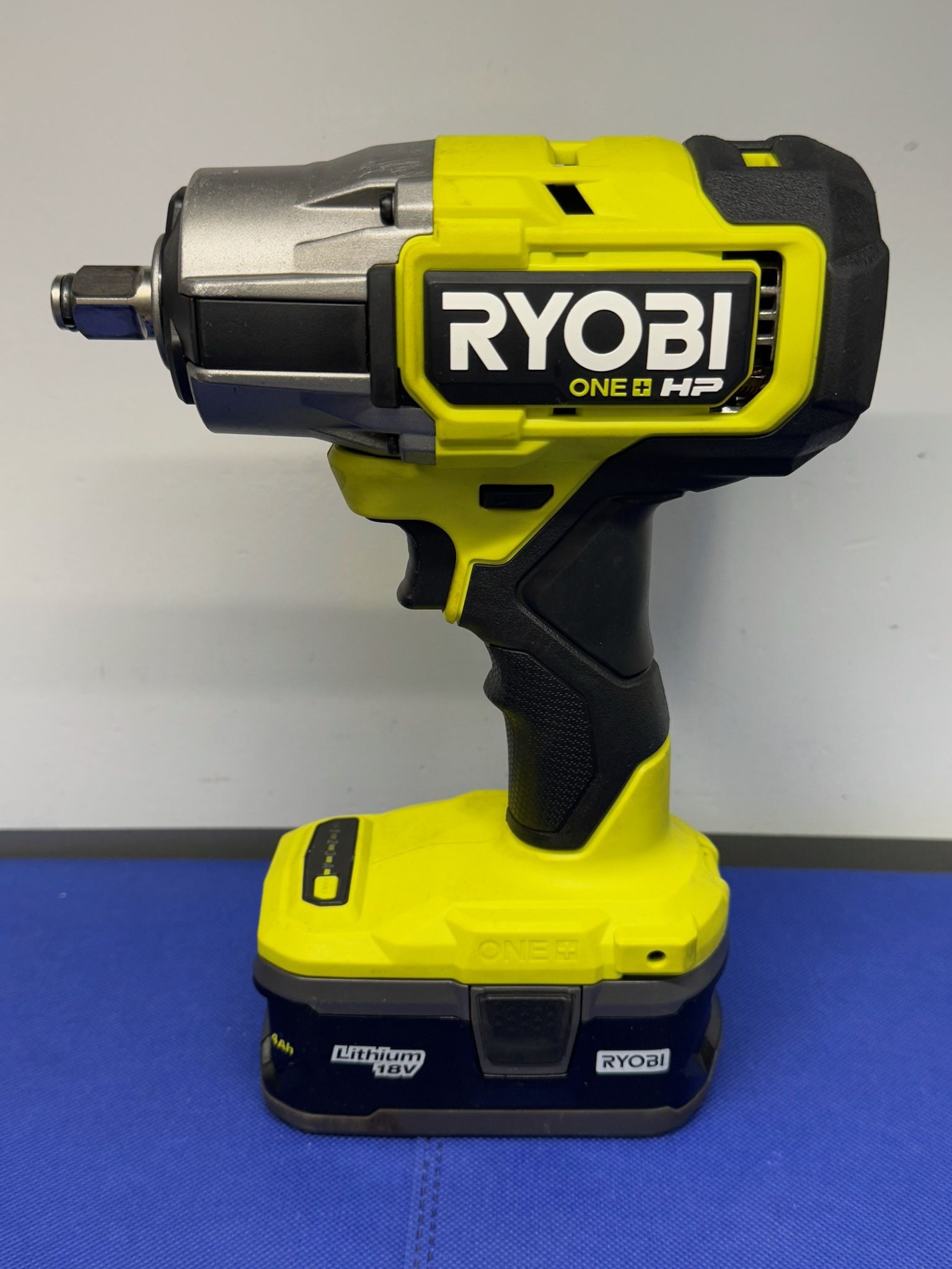 RYOBI P262 ONE+ HP 18V Brushless Cordless 4-Mode 1/2 in. Impact Wrench w/ 4ah battery