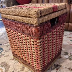 Vintage Wicker Hamper Basket With Lid 