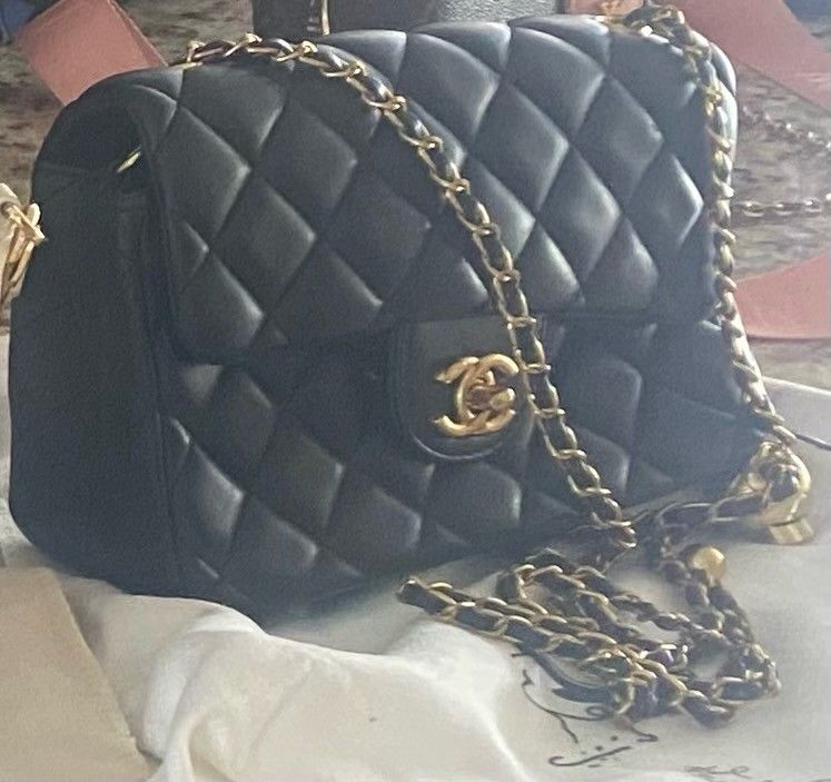 BEAUTIFUL genuine Leather Rare Purse CHANE L Great Xmas Gift ! You Still Have Time ,! Get Before Gone