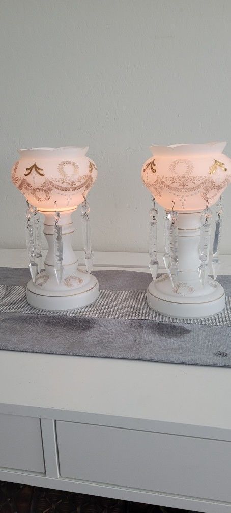 Mantle Lusters Pair 
