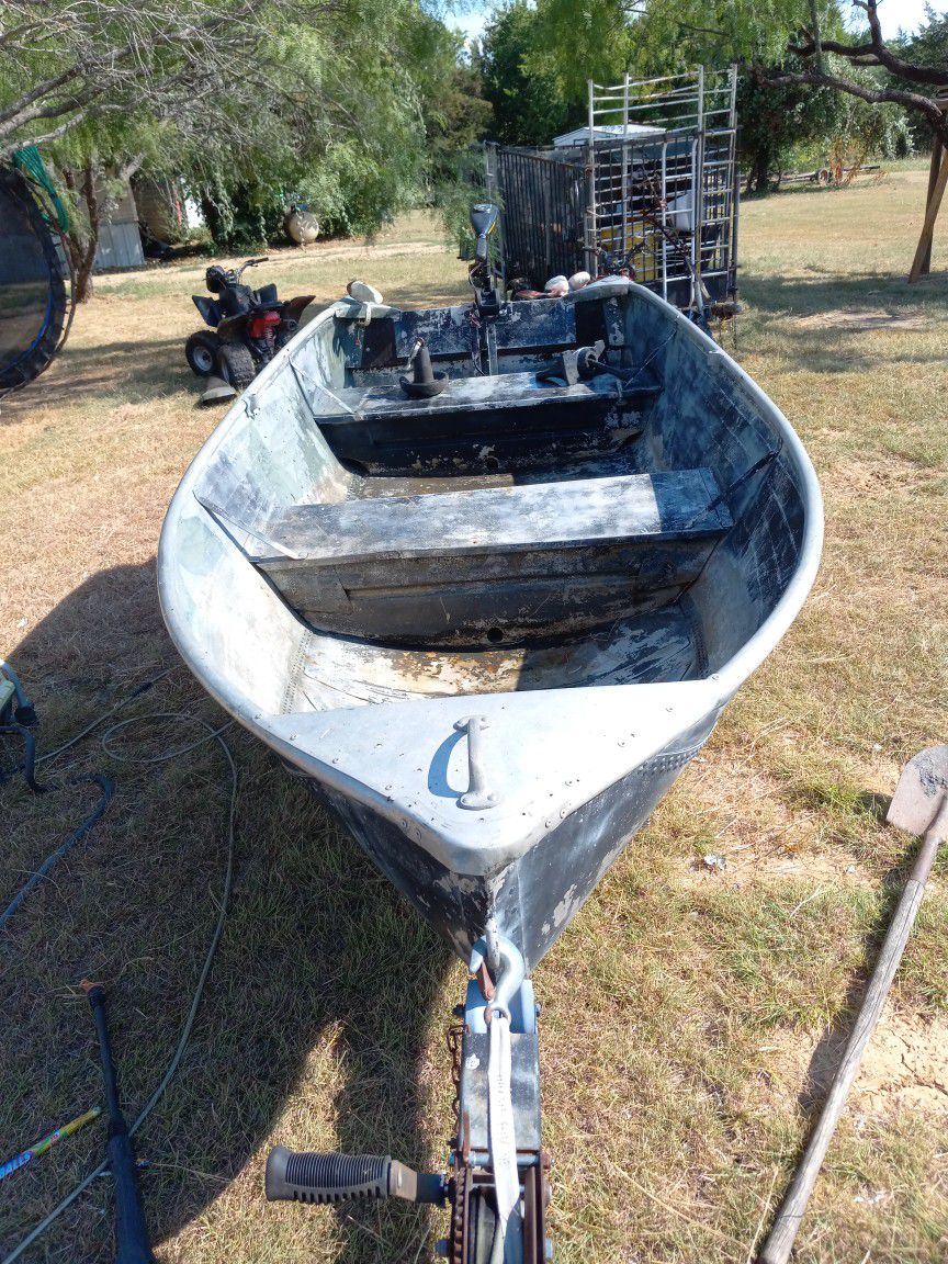 Aluminum Fishing Boat