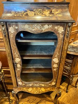 Curio cabinet