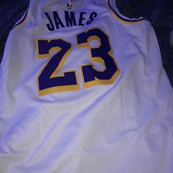 brand new lakers jersey number 23 ( lebron james)
