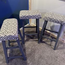 3 barstools