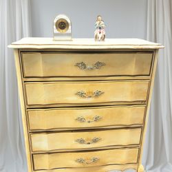 Vintage French Provincial Style Solid Wood Dresser With 5 Dovetail Draws  