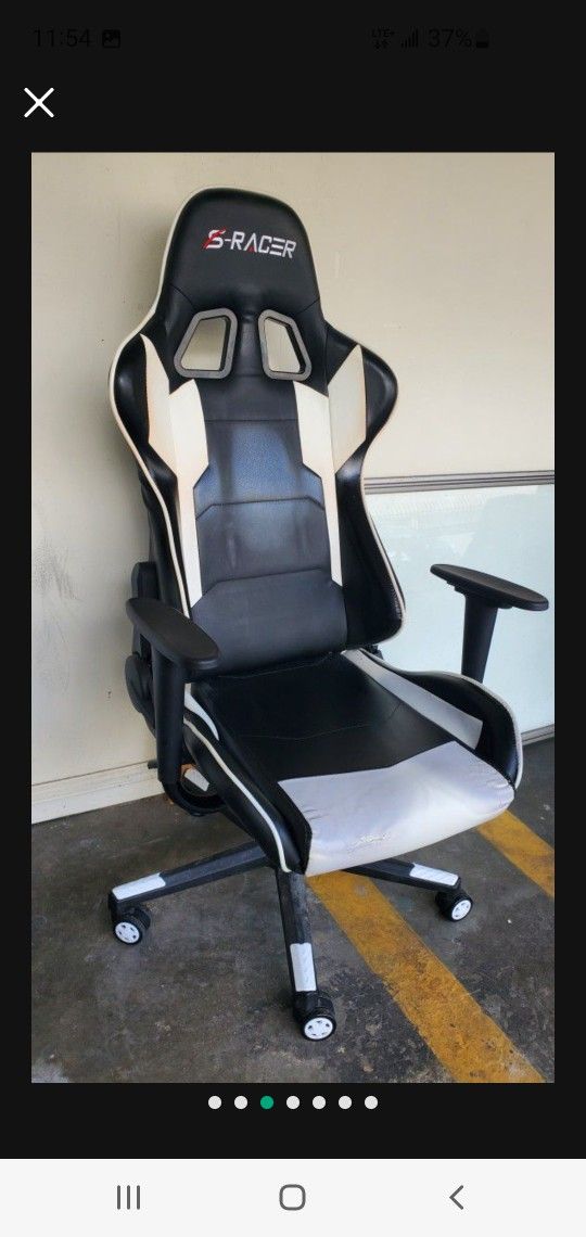 Beautiful Leather Office Rolling Reclinable Chair ONLY $45