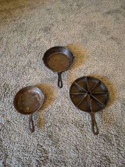Iron skillet pans set