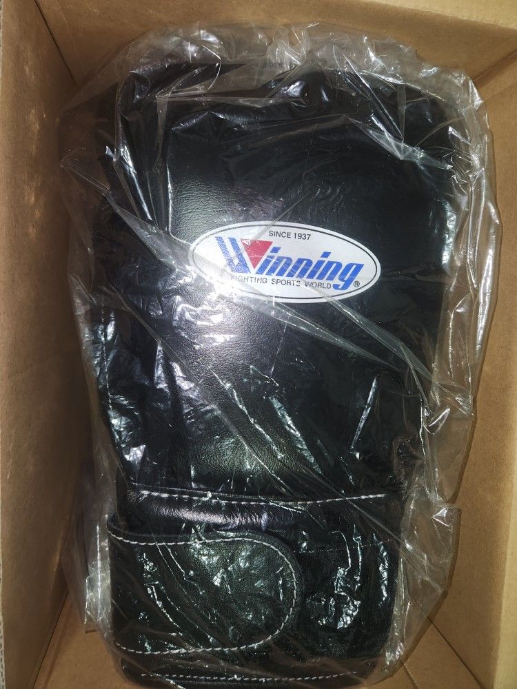 Winning Boxing Gloves 18oz