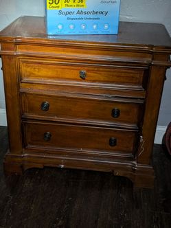Real wood drawers. Real wood desk.
